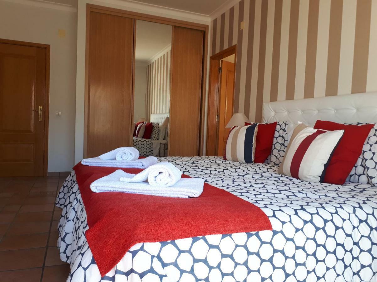 Golfinho Guest house *